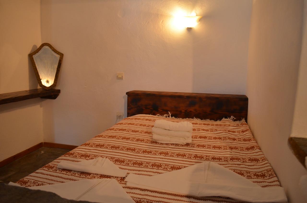 Parodosiako Diamerisma Rochari Platia  Luaran gambar