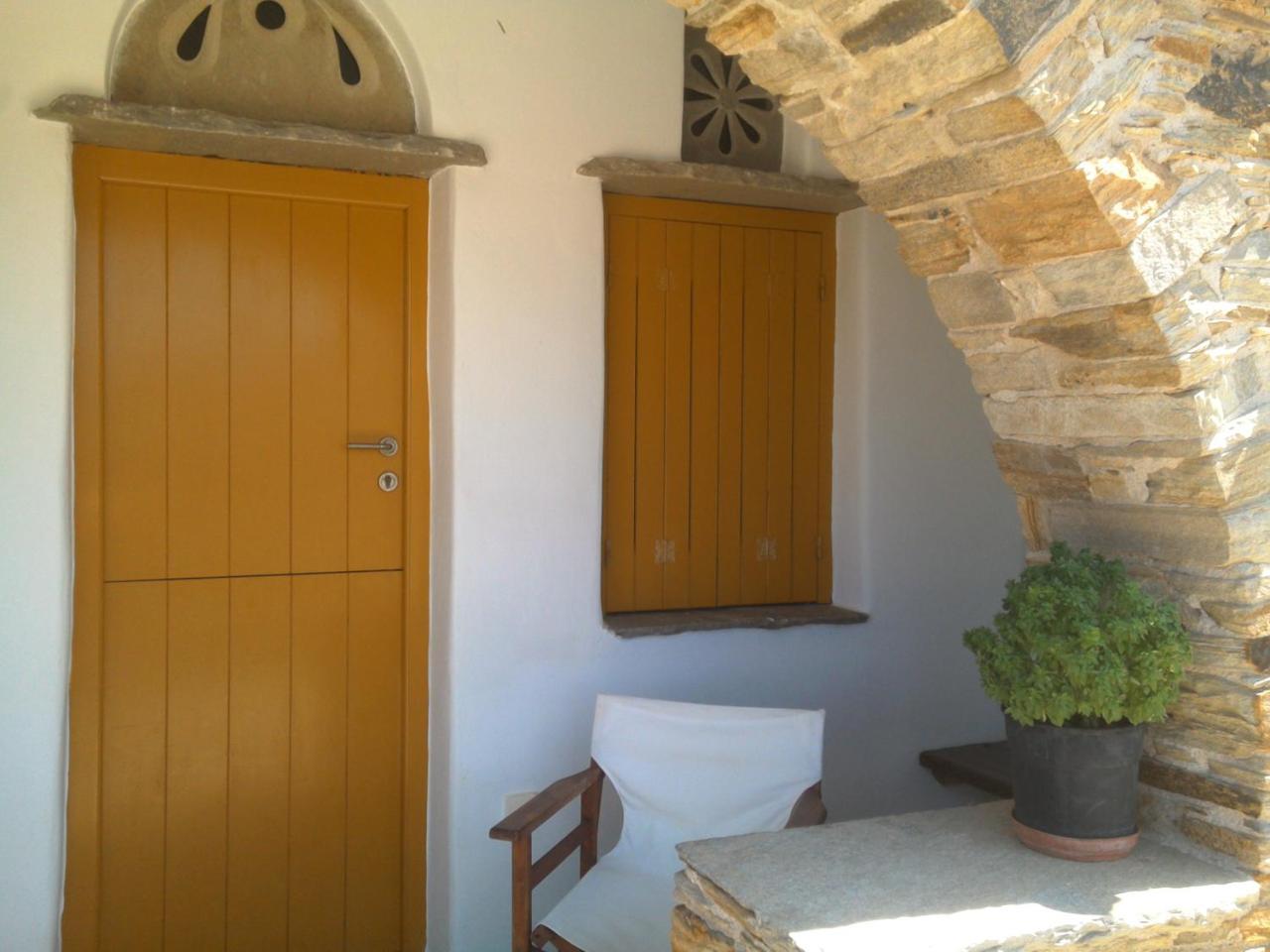 Parodosiako Diamerisma Rochari Platia  Luaran gambar